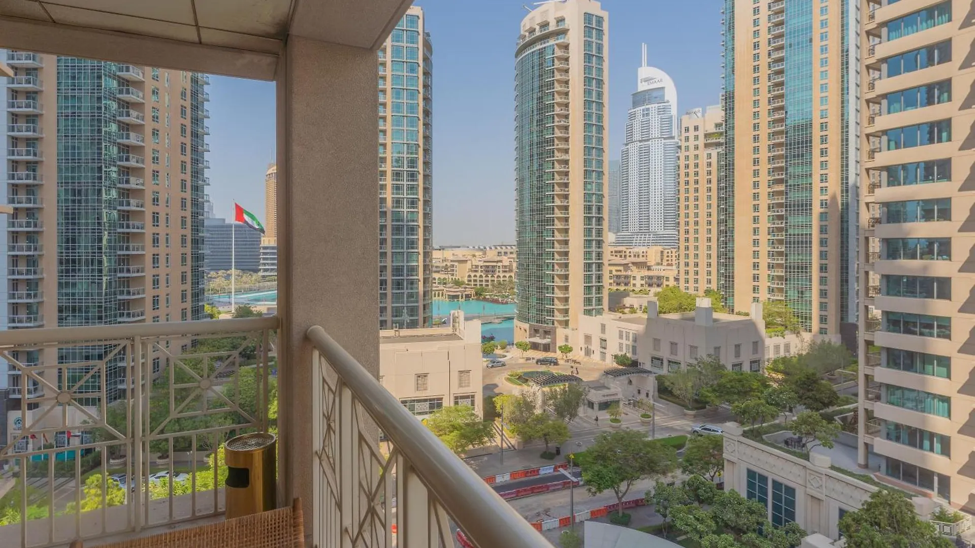 Bella Vista - 29 Boulevard Downtown - 2Br - Partial Fountain View Dubai Apartment